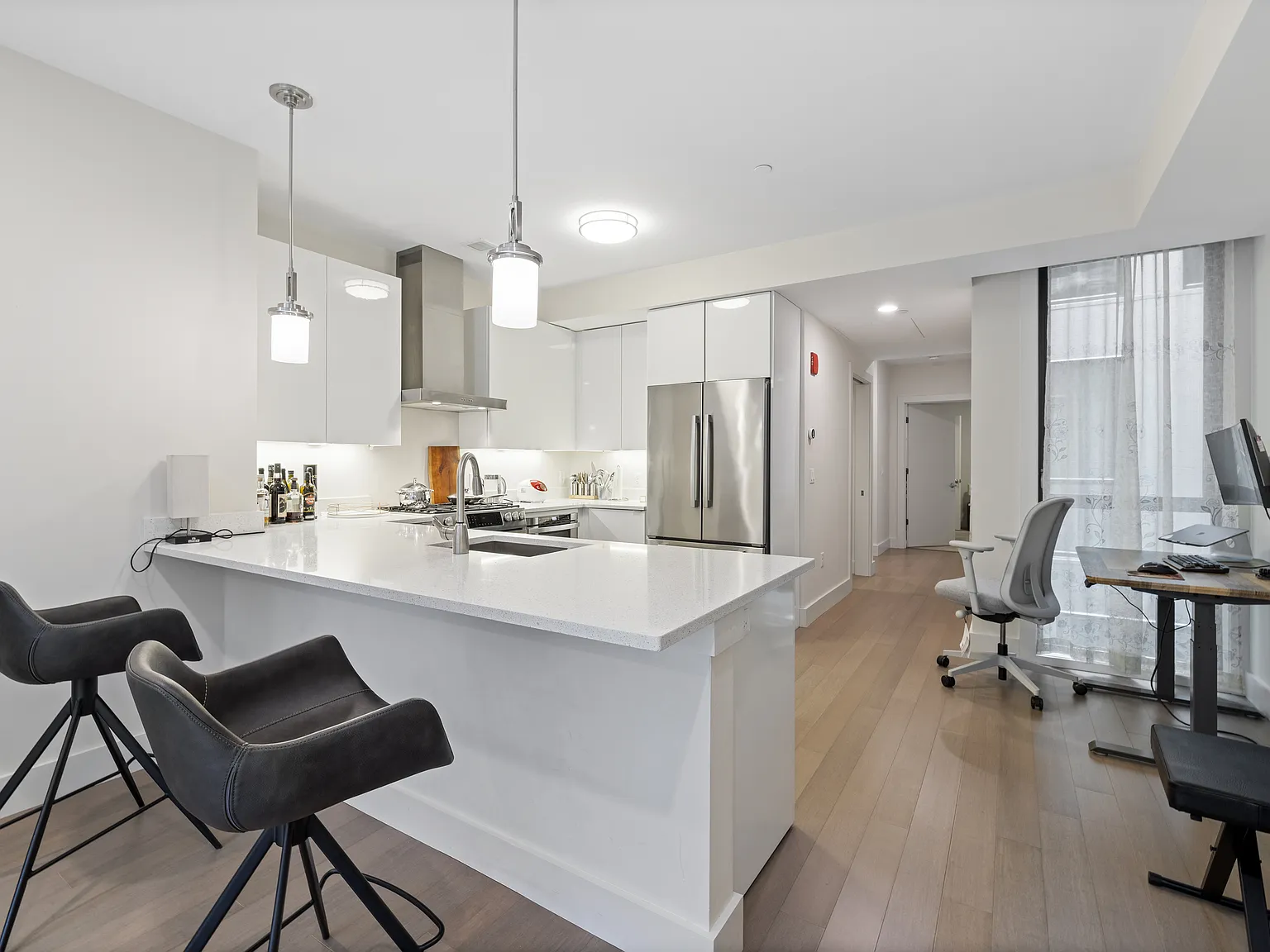 1 bed, 778 sqft, $3,600 — Photo 3