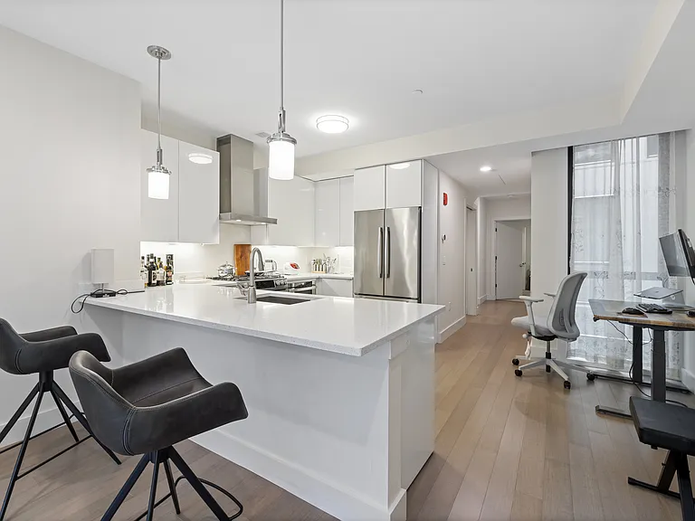 121 Portland St #707 — Photo 3