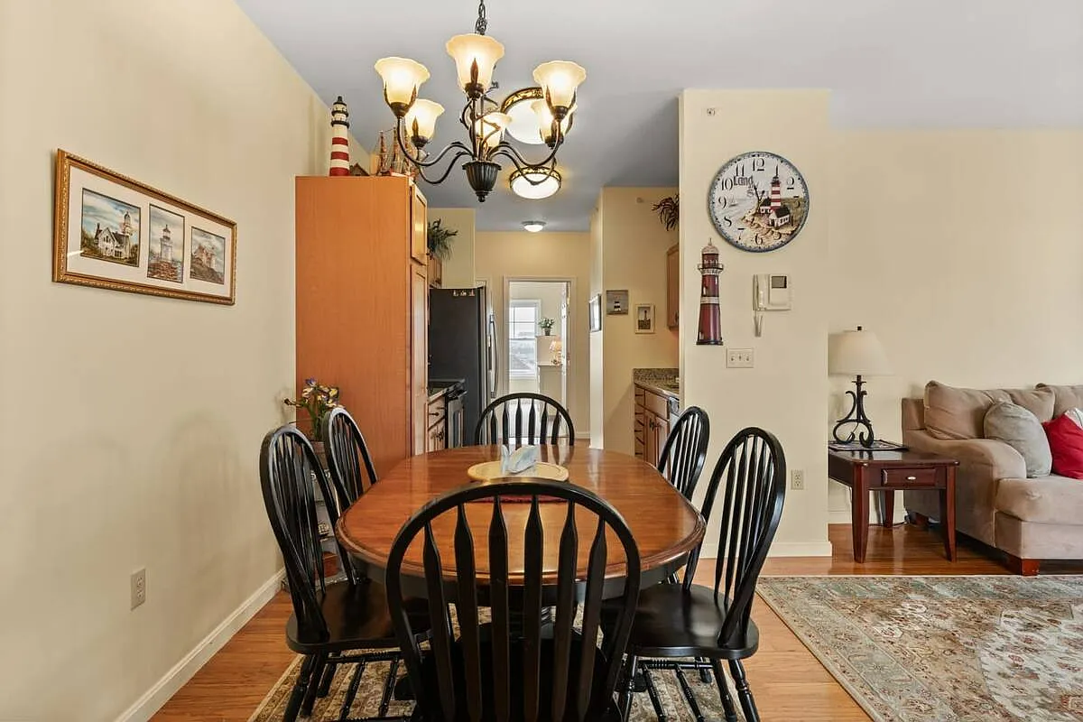 2 bed, 1062 sqft, $2,500 — Photo 4