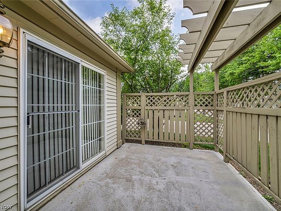 5th image of 3205 Village Green Dr