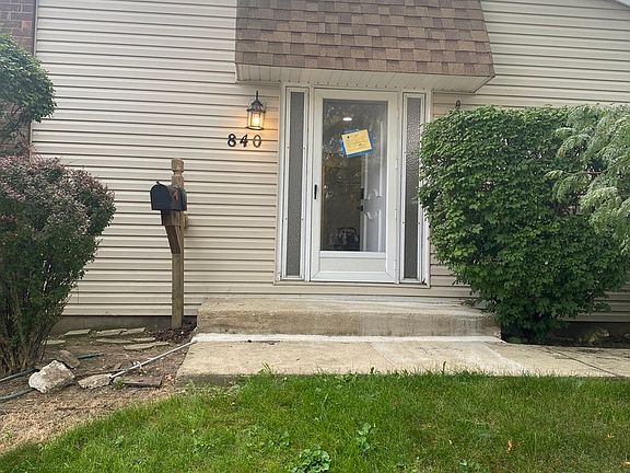 2nd image of 840 White Oak Ln #840