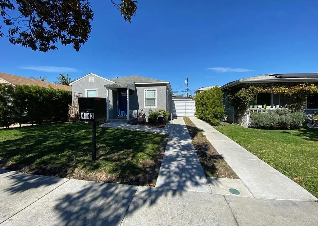 2 bed, 718 sqft, $3,700 — Photo 2