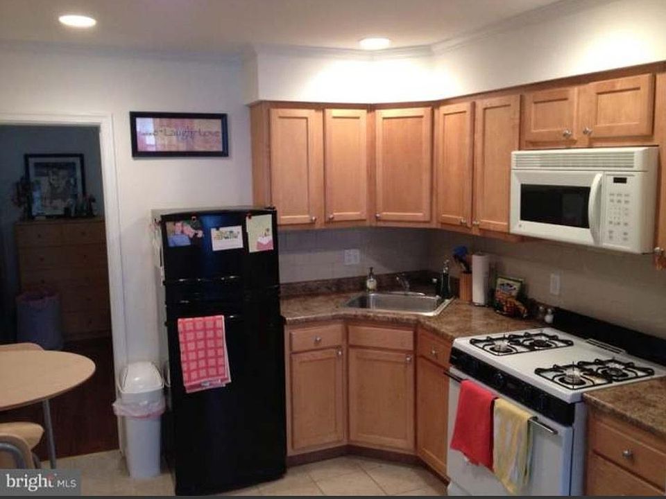 2nd image of 332 Ripka St Floor 2