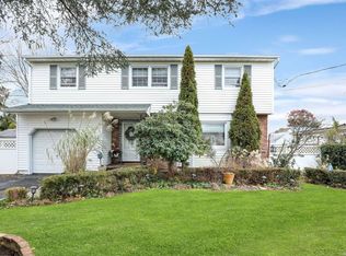 235 Manhattan Ave, West Babylon, NY 11704