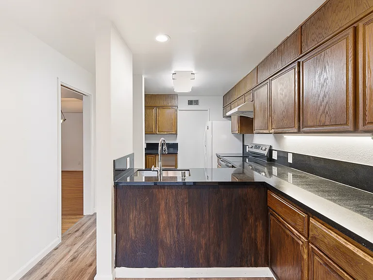 58 E Poplar Ave #5 — Photo 4