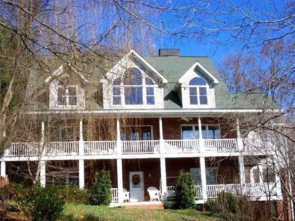 29 Caboose Ln, Hayesville, NC 28904