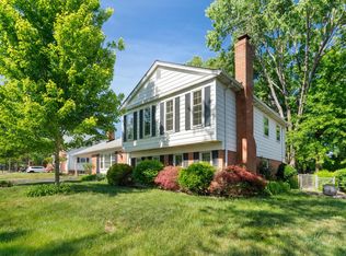 5716 Glamis Dr, Alexandria, VA 22315