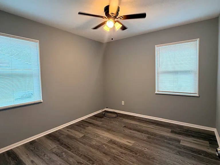13610 Emery Ave — Photo 9