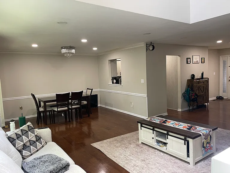 Living Room - 3
