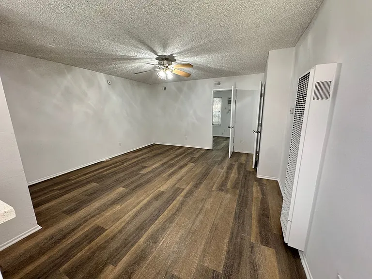 6736 Cleon Ave — Photo 5