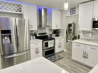 9569 Richmond Cir, Boca Raton, FL 33434