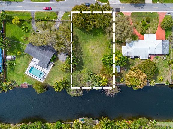 2nd image of 11701 W Biscayne Canal Rd
