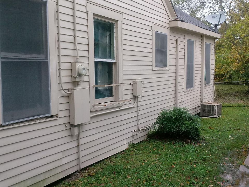 2nd image of 848 12th Ave