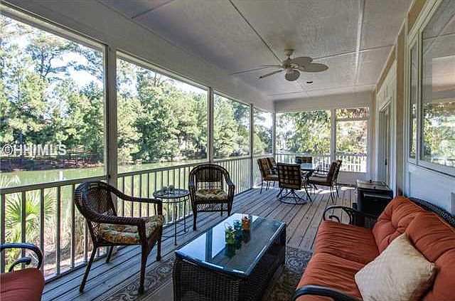 1st image of 35 Royal Pointe Dr