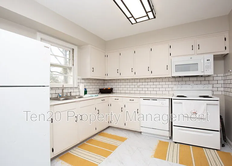 4264 Yates Dr — Photo 6