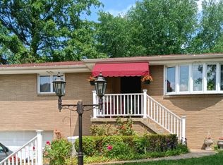 1406 Greentree Rd, Pittsburgh, PA 15220