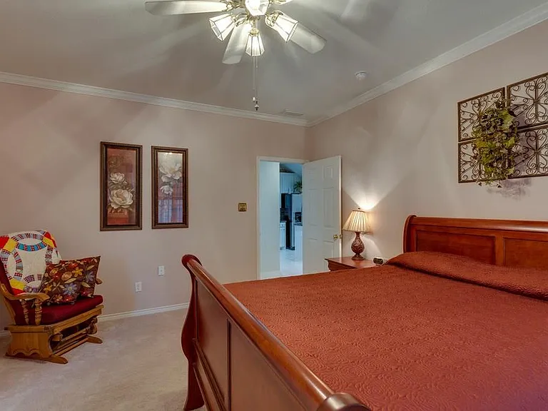 801 Steeps Ct — Photo 21