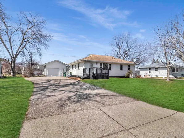 6337 Unity Ave N, Brooklyn Center, MN 55429