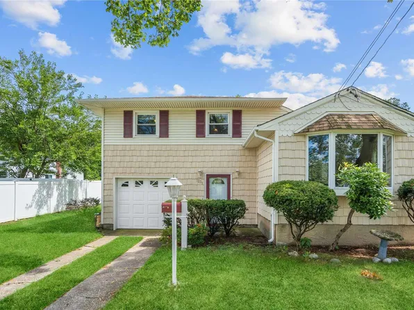 1331 Elayne Avenue, Bay Shore, NY 11706