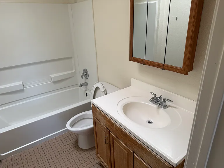 424 Tennessee St NE #C — Photo 5