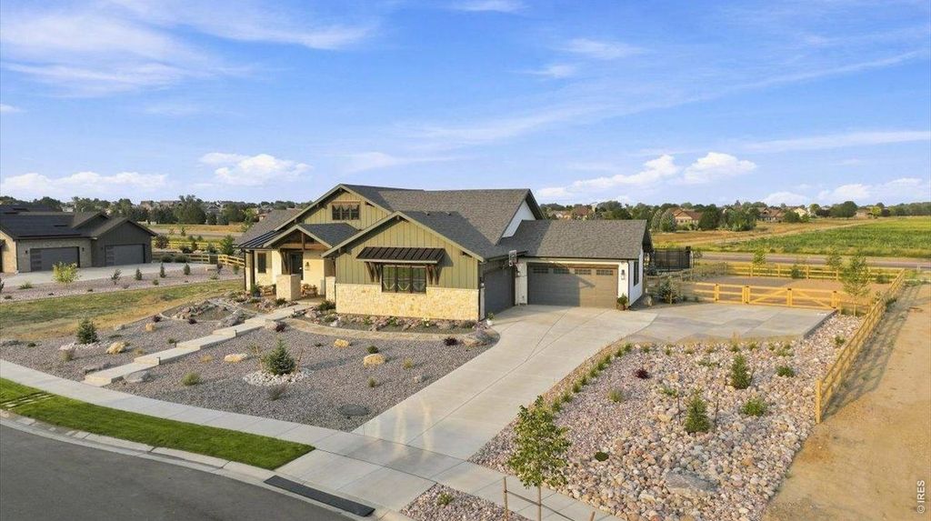 951 Warbling Dr