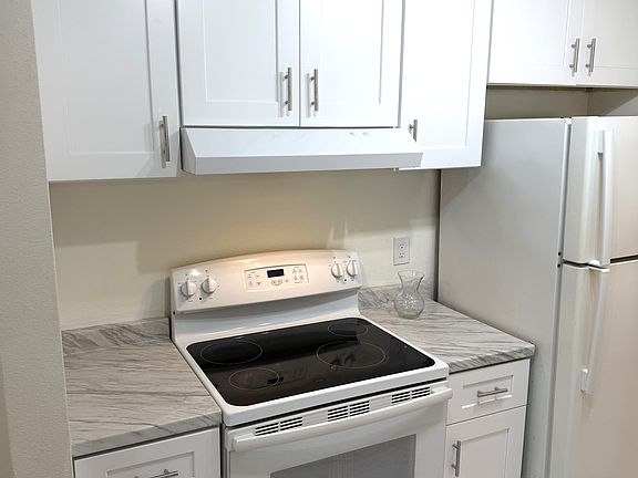 4th image of 1400 Gandy Blvd N Building 4