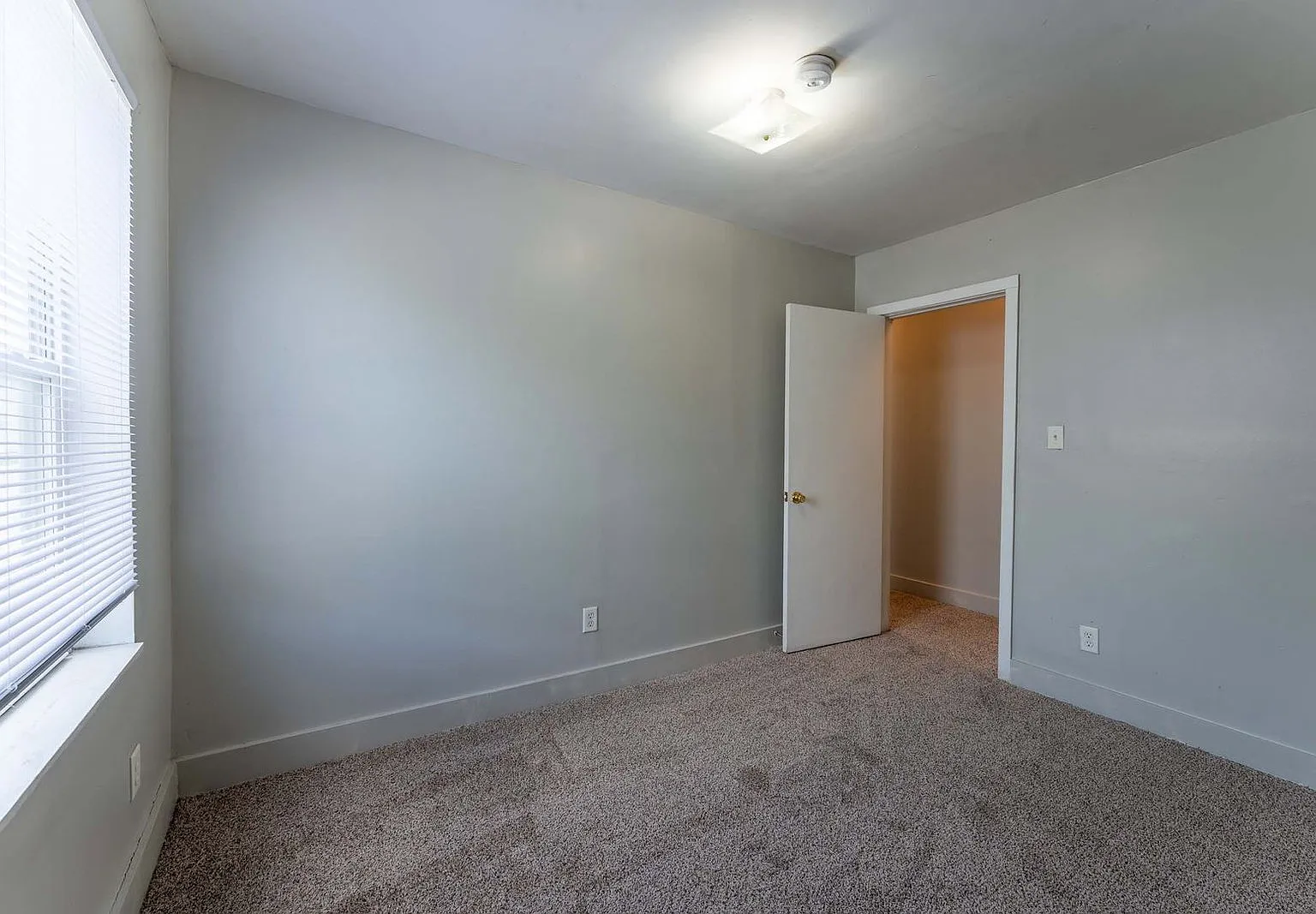 3 bed, 1.0 bath, $1,195 — Photo 3