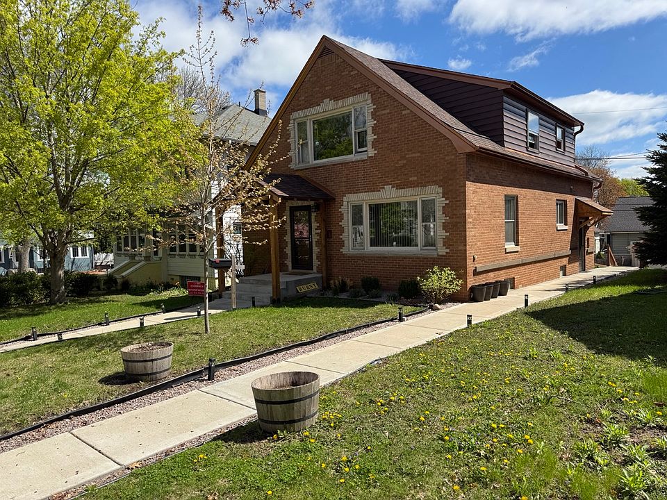 Front sidewalk view