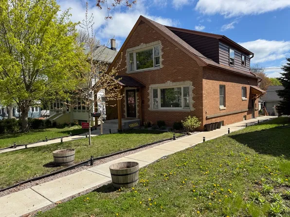 3210 S New York Ave #Lwr, Milwaukee, WI 53207
