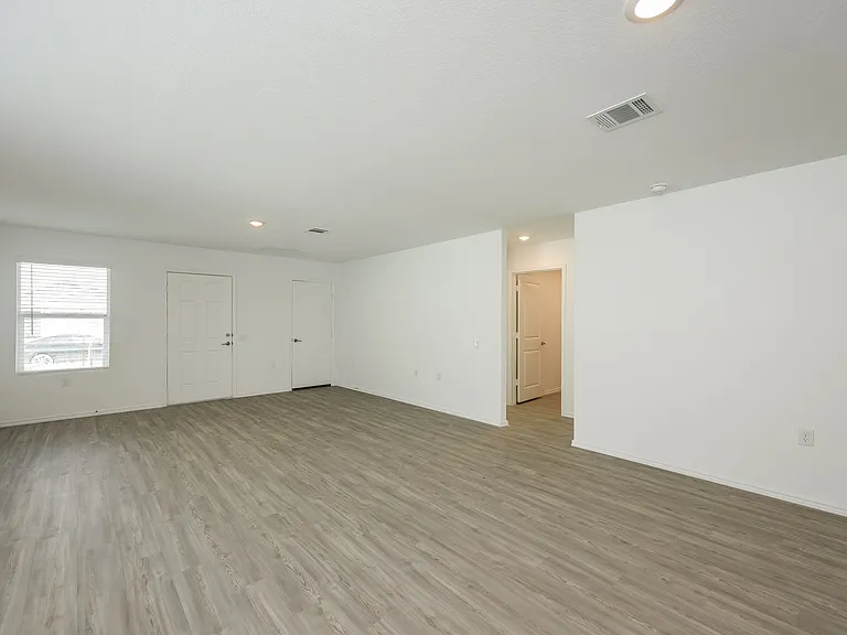 939 Cook Bnd — Photo 3