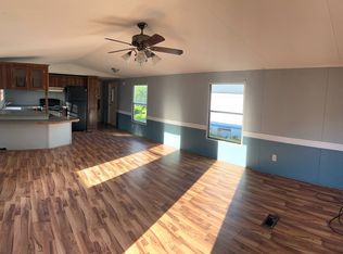 143 S Queener Ave, Jellico, TN 37762