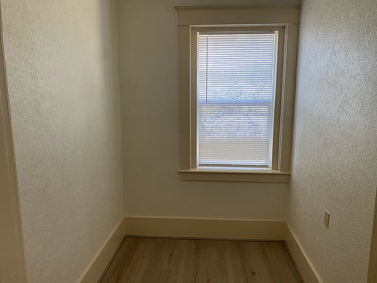311 North Broadway Street — Photo 4