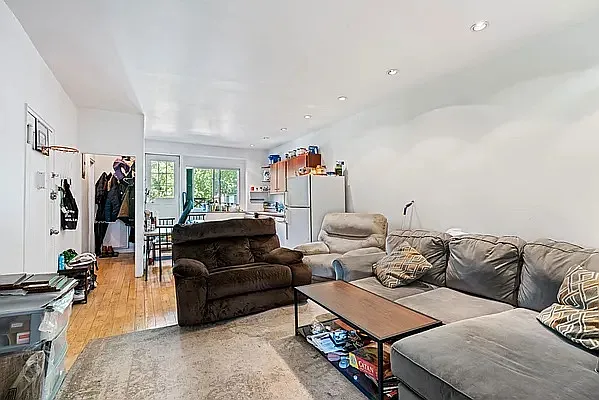 Rented by Oxford Property Group | media 18