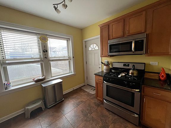 5th image of 436 Harrison St APT 1