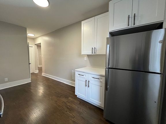 5th image of 2048 N California Ave #1R