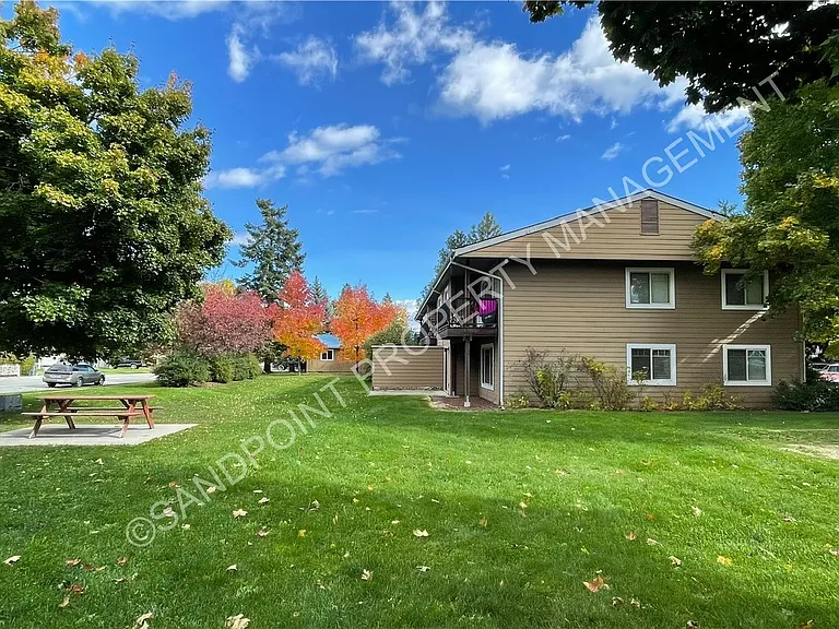 910 N Division Ave #208 — Photo 4