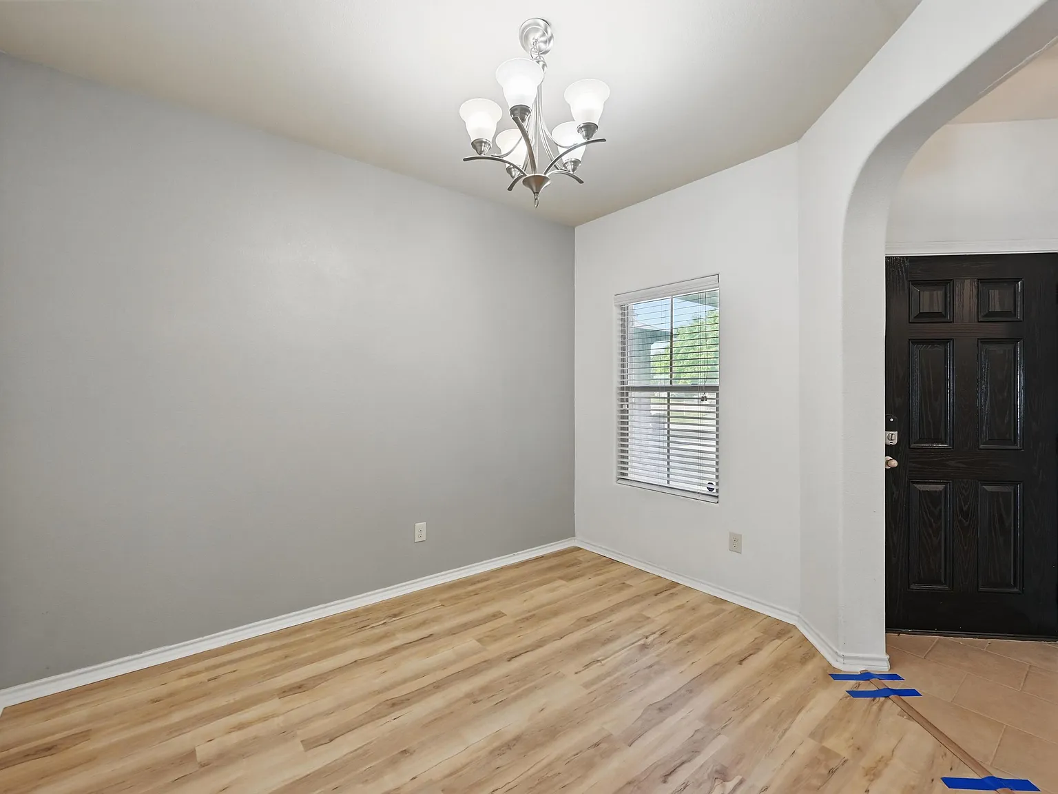 4 bed, 1818 sqft, $2,190 — Photo 4