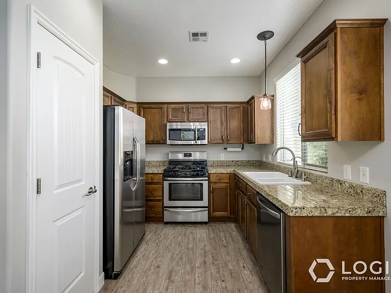 2445 E White Horse Dr — Photo 11