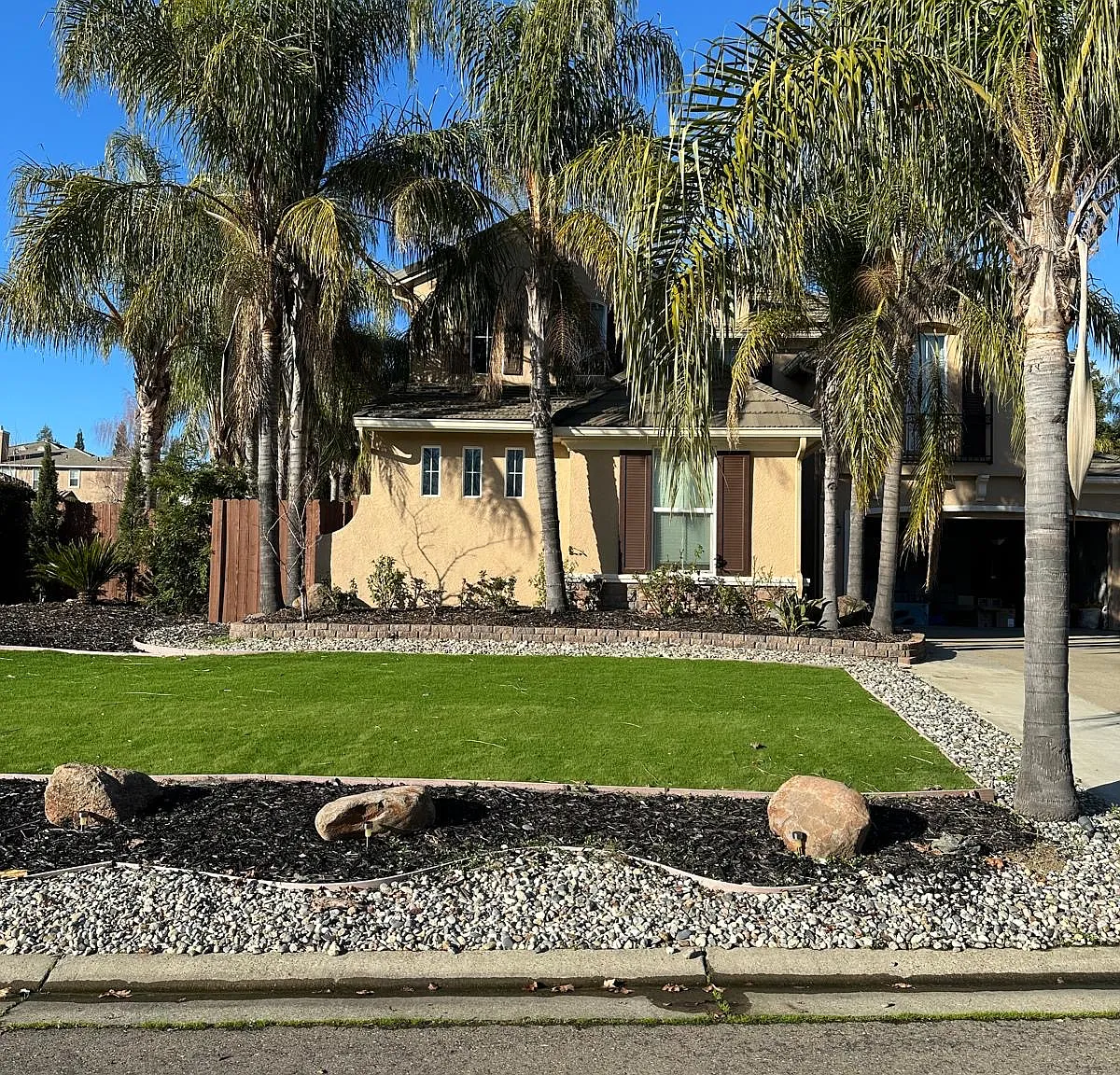 5 bed, 3198 sqft, $4,200 — Photo 2