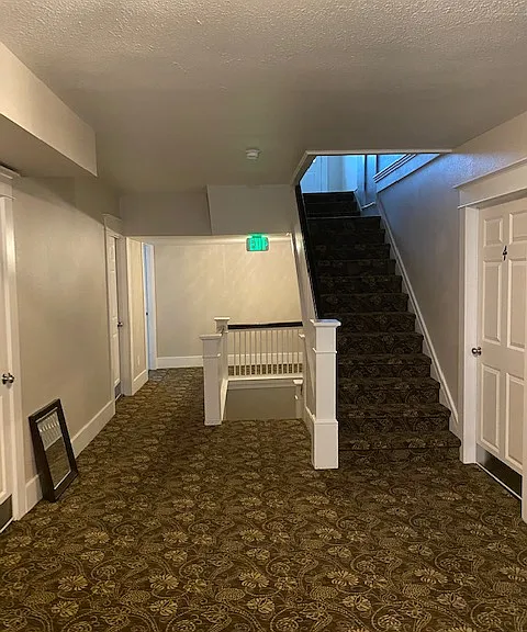 2414 Hoyt Ave — Photo 13