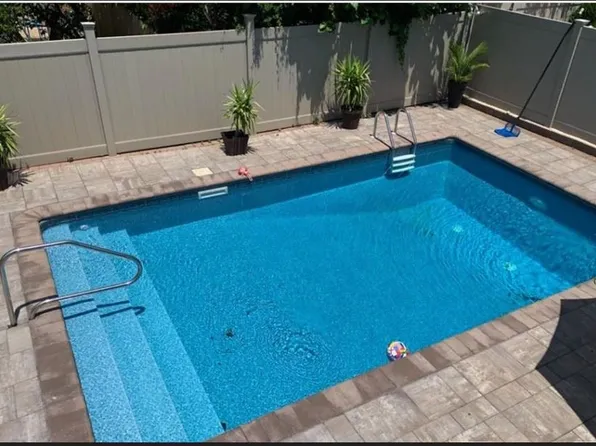 320 Whitman Drive image 24 of 27