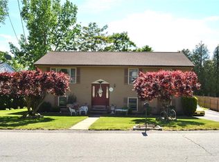 90 Maybury St, Cumberland, RI 02864