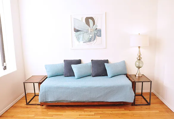 Rented by Reza Namazi, LREB | media 41