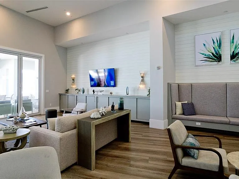 8609 Seascape Cv — Photo 41