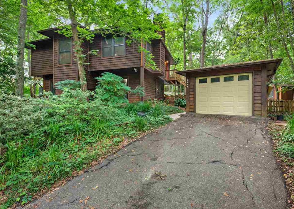 1st image of 2348 Hampshire Way