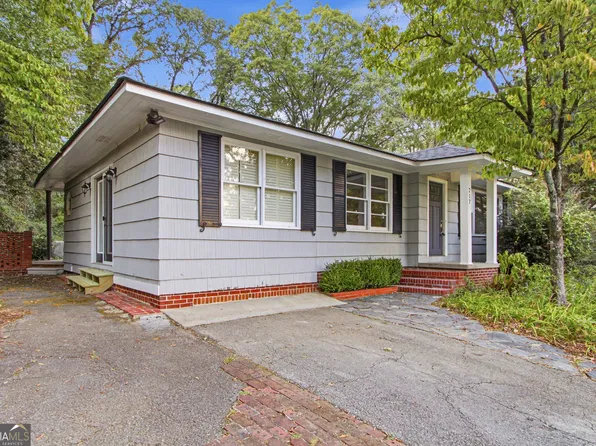 217 Victory Dr, Calhoun, GA 30701