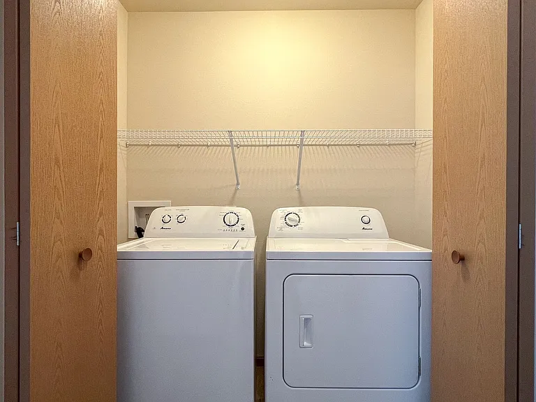 1201 N Memorial Drive 2401 Semling Dr — Photo 23