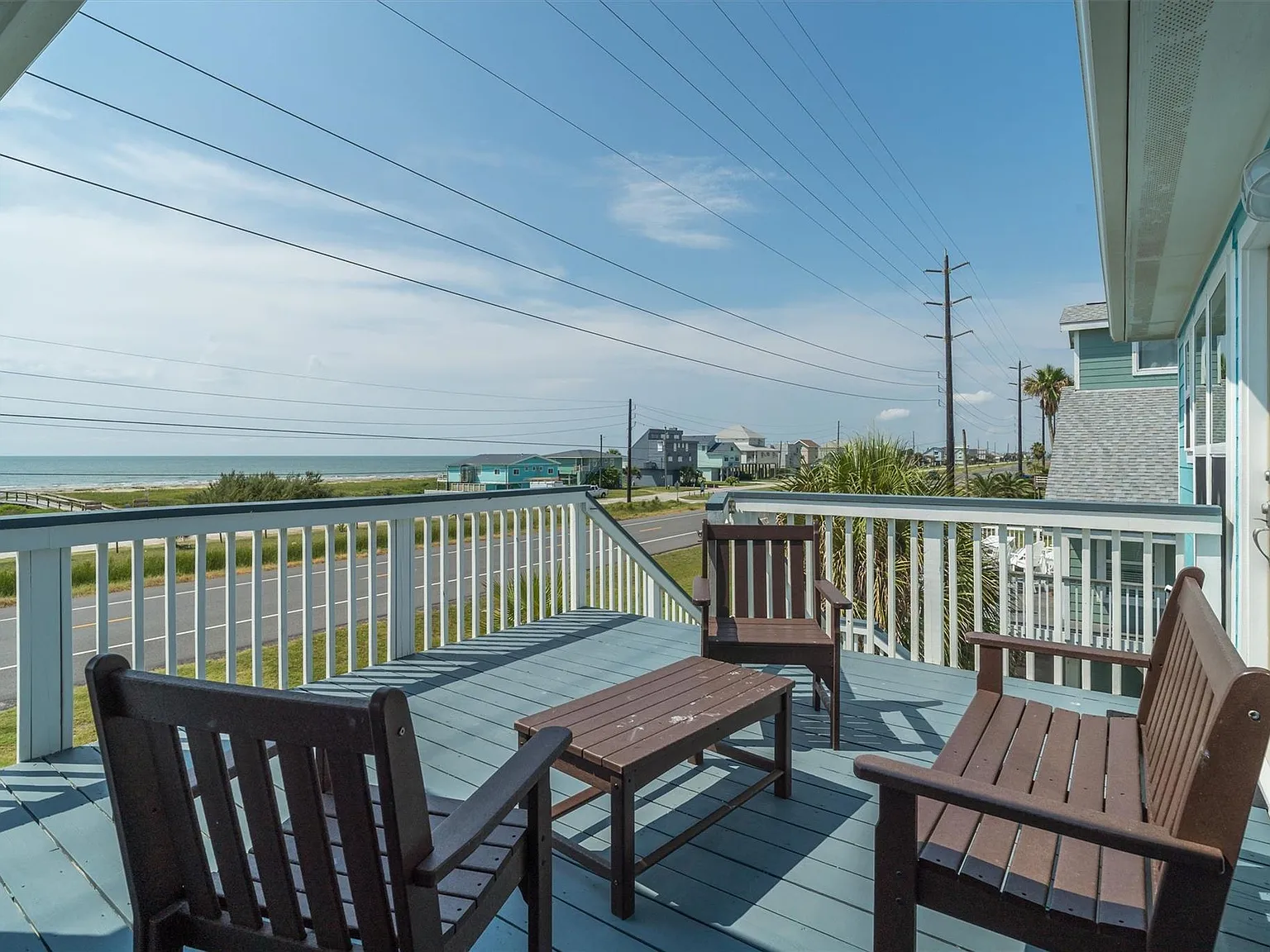 4 bed, 2.0 bath, 1200 sqft, $3,200 — Photo 2