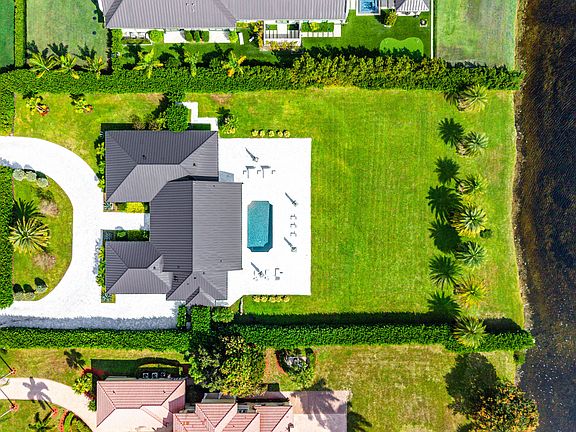 3rd image of 17873 Fieldbrook Circle W