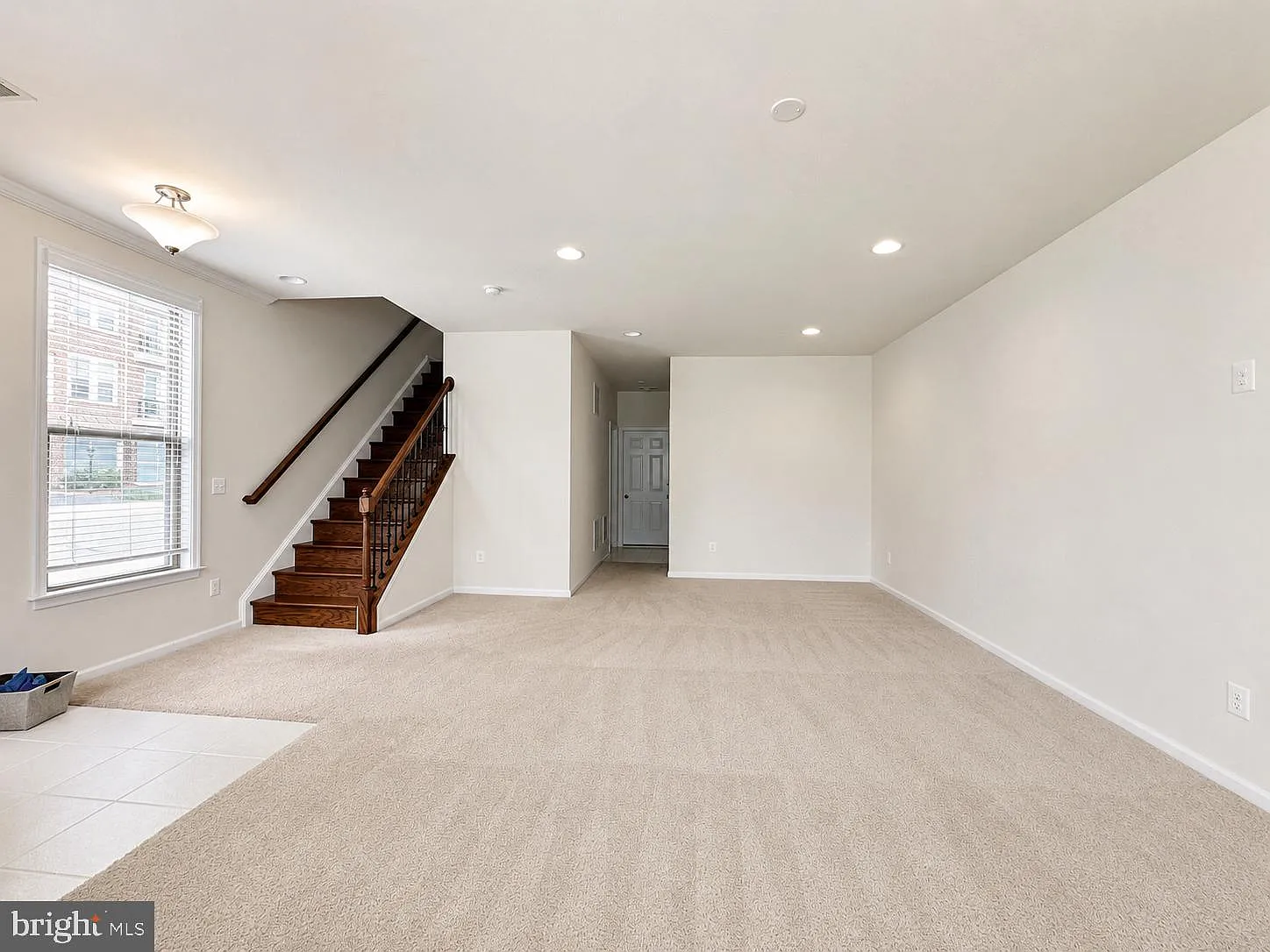 3 bed, 3.5 bath, 2620 sqft, $3,650 — Photo 3